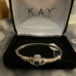 Claddagh 7” bangle bracelet silver with lab created emerald stone